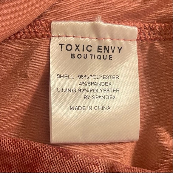 TOXIC ENVY  “Daisy" Long Sleeve Printed Midi Dress - Picture 13 of 13